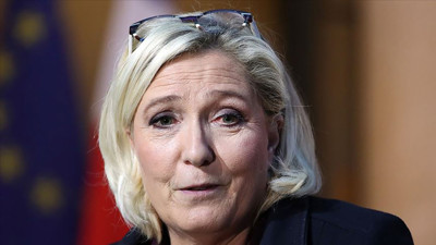 Fransa’da aşırı sağcı Le Pen yolsuzluktan suçlu bulundu. 2027 seçimlerine katılamayabilir