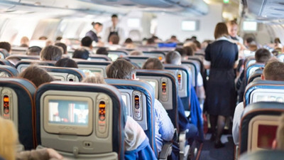 Uçağa binecekler dikkat: Bomba gibi saklanan o sır açıklandı! Bilet alırken bu koltuğu seçin. Uçaklardaki en güvenli koltuk ortaya çıktı! Bu koltuğa oturmak hayatınızı kurtarabilir!