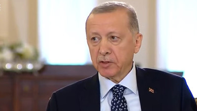 Erdoğan'ın sağlığıyla ilgili son dakika açıklaması geldi. Programlar iptal. Cumhurbaşkanı Erdoğan'ın bugünkü programları iptal edildi. Cumhurbaşkanı Erdoğan Kanal 7 ve Ülke TV canlı yayınında rahatsızlanmıştı