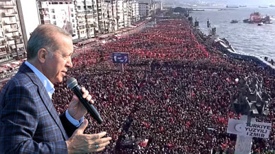 Sağlık sorunları sonrası programlarını iptal etmişti. Erdoğan İzmir'de Millet İttifakını eleştirdi: Aralarında FETÖ'nün, PKK'nın adayı var. İzmir bu masayı sandığa gömer