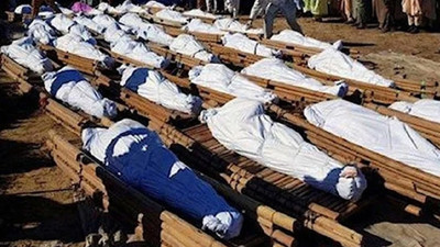 Ortalık kan gölüne döndü. Bir köyü katlettiler. En az 40 kişi öldü