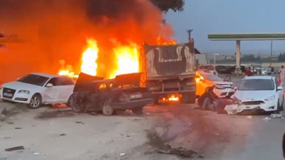 Hatay'da feci kaza! Asker uğurlayanların arasına kamyon daldı, ortalık savaş alanına döndü! Ölü ve yaralılar var