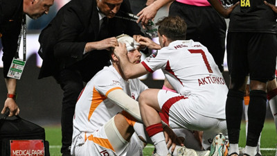 Emeka Eze ve Victor Nelsson yerde hareketsiz kaldı! İstanbulspor-Galatasaray maçında korku dolu anlar