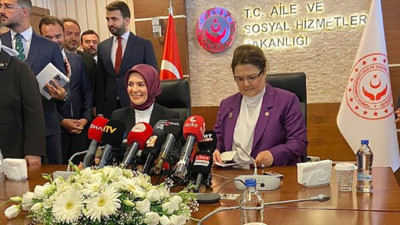 Yeni kabinede Aile ve Sosyal Hizmetler Bakanı olan Mahinur Özdemir Göktaş, Derya Yanık'tan görevi devraldı. İşte Göktaş'ın ilk açıklaması