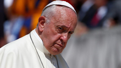 Kur'an-ı Kerim'in yakılmasına bir tepki de Papa'dan geldi. Franciscus: Tiksinti duyuyorum