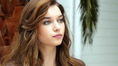 Afra Saraçoğlu sütyensiz pozuyla sosyal medyayı salladı! Ünlü isme yorum yağdı