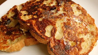 Bayat ekmekten yumurtalı ekmek tarifi. Dışı çıtır içi yumuşacık yumurtalı ekmek nasıl yapılır. Yumurtalı ekmek malzemeleri neler?