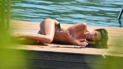 Göğüslerini açıp güneşlenmişti... Nesrin Cevadzade'nin üstsüz güneşlenmesinin sebebi ortaya çıktı