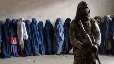 Afganistan'da Taliban'ın iktidara gelişinin üzerinden iki yıl geçti. Kız çocuklarının ve kadınların hakları kısıtlandı. Kız çocukları ve kadınlar hayatta ama yaşamıyorlar