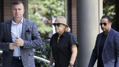 Yunanistan'da denizde kaza geçiren Sabancı çiftini yakınları hastanede ziyaret etti