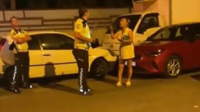 Alkolmetreye üflemeyen sürücü polisleri tehdit etmişti. 11 bin liralık ceza kesildi aracı da trafikten men edildi