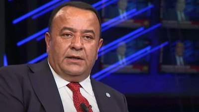 Son Dakika... İyi Parti'de bir deprem daha.  İYİ Parti Ankara Milletvekili Adnan Beker partisiyle yollarını ayırdı. Adnan Beker İYİ Parti'den istifa etti