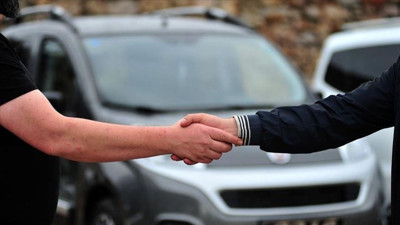 Araba almak isterken 890 bin TL dolandırıldı. Resmen akıl oyunu dedirtti. İşte olayın ayrıntıları