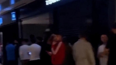 Ekmek değil iPhone 15 kuyruğu! Sosyal medyada gündem olan video: Ankara'da geceden kuyruğa girdiler