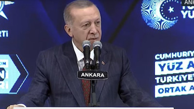 Erdoğan yeniden AK Parti Genel Başkanı seçildi. Kongrede konuşan Erdoğan emeklilere zam için tarih verdi: ilk Kabine toplantımızdan sonra yeni müjdemizi inşallah açıklayacağız