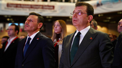 CHP İstanbul'da kongre yarışı. CHP'de İstanbul Kongresi'ni değişimcilerin adayı Özgür Çelik kazandı. İşte Özgür Çelik ve Cemal Canpolat'ın konuşmaları...