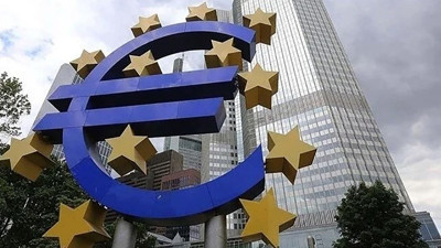 FLAŞ!... Avrupa Merkez Bankası faiz kararını açıkladı. Politika faizini piyasa beklentileri doğrultusunda sabit tuttu