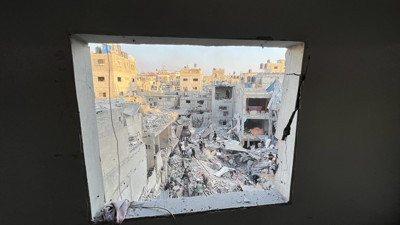 İsrail ordusunun Gazze saldırıları ikinci ayında sürüyor. Cibaliye Mülteci Kampı'nda sivillerin sığındığı bina vuruldu. Onlarca kişi öldü