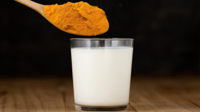 Faydalarını duyan bardak bardak içiyor: Sütün içine bir miktar eklemeniz yeterli