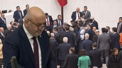 Saadet Partisi'nin Meclis'te fenalık geçiren milletvekili Hasan Bitmez bu şiiri okuduktan sonra yere yığıldı