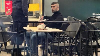 Adana'da dehşete düşüren saldırı. Kahve zincirine içinde vatandaşların bulunduğu sırada silahlı saldırı düzenlendi