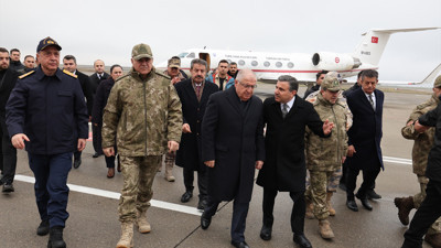 FLAŞ! Milli Savunma Bakanı Yaşar Güler, Irak sınır hattına gitti