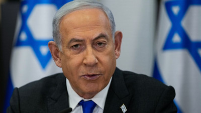 İsrail en önemli müttefiki ABD ile çelişmekten kaçınmıyor. İsrail Başbakanı Netanyahu Filistin devleti için bastıran ABD'nin girişimlerini reddetti