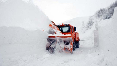 Yurtta kar esareti. İki bölgede 2 bin 55 yerleşim yerine ulaşım yok