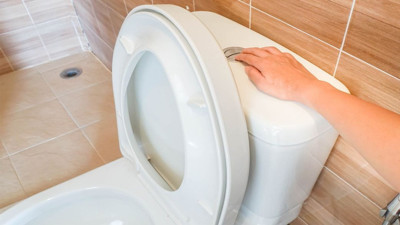 Klozet kapağı açıkken sifon çekiyorsanız vay halinize! Sifonu çekerken klozet kapağını kapatmazsanız...