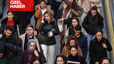 Sosyal medyada gündem yaratan fotoğraf: Mutsuz insanlar ülkesinde yeni yıl. Bu fotoğraf bize ne anlatıyor? İşte yanıtı...