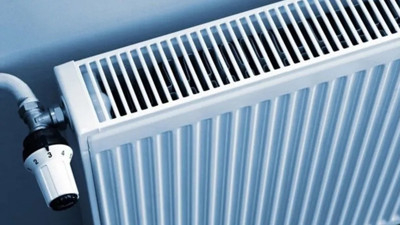 Meğer doğal gaz faturası bu yüzden yüksek geliyormuş. Soğuk kış aylarında doğal gaz faturasını düşürmenin tüyosu belli oldu. Radyatörlerin arkasına koymak yetiyor