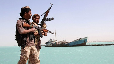 Yemen'de tansiyon düşmüyor. İran destekli Husiler ABD ve İngiltere'nin Hudeyde kentinde saldırdığını açıkladı. ABD doğruladı