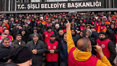 Şişli Belediyesi'nde işçiler zam için ayaklandı: Belediye binası önünde toplanıp slogan attılar