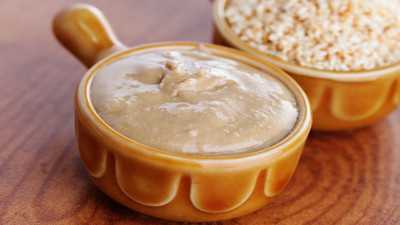 Aç karnına 2 kaşık tahin yiyende o sorundan eser kalmıyor: Meğer tam bir şifa deposuymuş. Aç karnına tahin yemek neye iyi gelir?