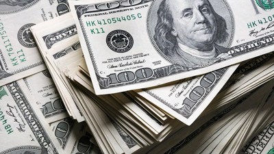 32 TL'nin üstüne sabitlenen dolarda kritik gün. Gözler  ABD Merkez Bankası Fed'in açıklayacağı faiz kararına çevrildi. İşte 20 Mart 2024 Çarşamba günü dolar, euro ve sterlin'de son durum..