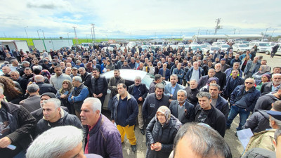Adıyaman'da hak sahipliği başvurusuna 1 gün ek süre verilen depremzedeler AFAD müdürlüğüne akın etti