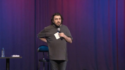 Arada cemevine gidip etli pilav yiyoruz diyen komedyen Özkan Çelik'e Alevi Federasyonu'ndan büyük tepki