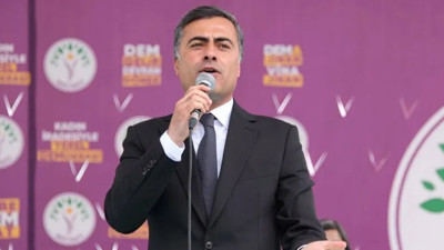 YSK'dan Van Büyükşehir Belediye Başkanlığı için flaş karar. Mazbata seçimi kazanan DEM'in adayına verilecek