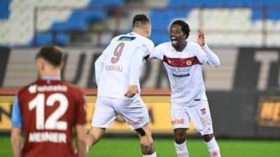 Trendyol Süper Lig'de 32. haftanın açılış maçında Sivasspor, Trabzonspor'u deplasmanda tek golle mağlup etti
