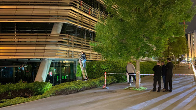 Flaş! Zorlu Holding binasına silahlı saldırı: Kurşunlar binanın camlarına isabet etti, içeride kimsenin olmaması faciayı önledi