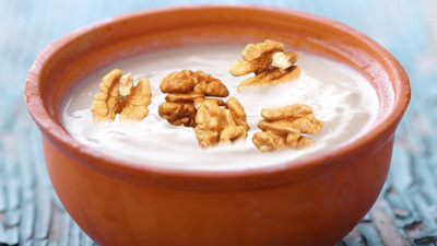 Yoğurda 3 tane ceviz ekleyip yiyin o dertten kurtulun: Etkisini duyan kaşık kaşık yiyecek. Cevizli yoğurt neye iyi gelir?