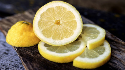 Kabuklarını çöpe atmayın çiğneyin: Limon kabuğunu çiğnemek o sorunu kökten çözüyormuş. Limon kabuğu çiğnemek neye iyi gelir?