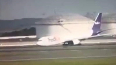 İstanbul Havalimanı'nda büyük panik! Uçak gövdesinin üzerine iniş yaptı. Uçuşlar etkilendi mi? İstanbul Havalimanı işletmecisi İGA açıklama yapt