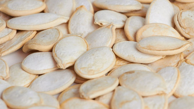 Kabak çekirdeğini kabuğuyla yiyince o sorun kökten çözülüyormuş: Kabak çekirdeği kabuğunun faydaları nedir?