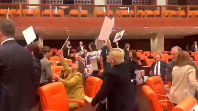 Kobani kararlarına DEM Parti'den tepki. TBMM'de vekillerden protesto