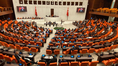 Meclis'te kayyım tartışması. AK Parti Grup Başkanvekili Abdülhamit Gül'e muhalefetten tepki geldi