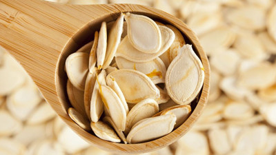 Uyumadan önce 1 avuç kabak çekirdeği yiyin o sorunu tarihe gömün: Uyumadan önce kabak çekirdeği yemek neye iyi gelir?