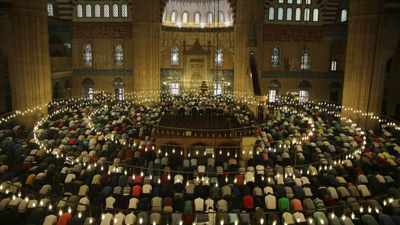 Bayram namazı nasıl kılınır, kaç rekat? Kurban Bayramı namazı farz mı, sünnet mi?