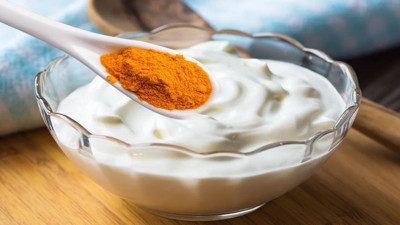 Yoğurda zerdeçal katıp yiyin o dertten kurtulun: Etkisini duyan kaşık kaşık yiyecek. Zerdeçal yoğurtla yenirse ne olur?