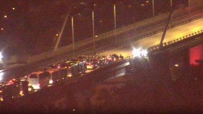 15 Temmuz Şehitler Köprüsü'nde neler oldu? Çift yönlü olarak trafiğe kapatıldı. İşte son gelen bilgiler...